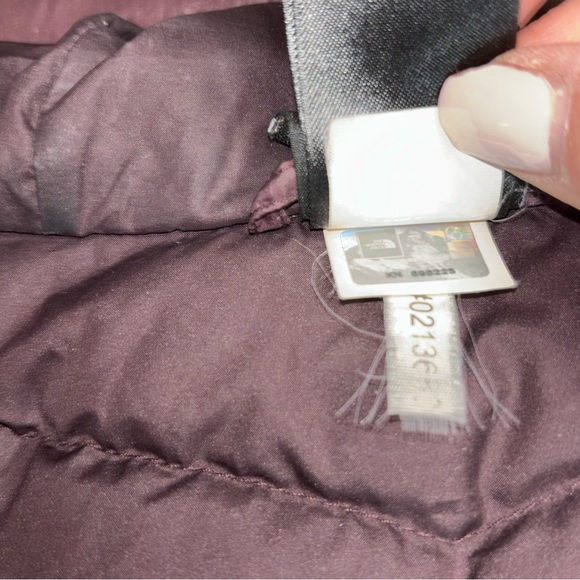 The North Face Black Cherry Quilted 550 Down Filled Mid Length Puffer Coat - Picture 14 of 15
